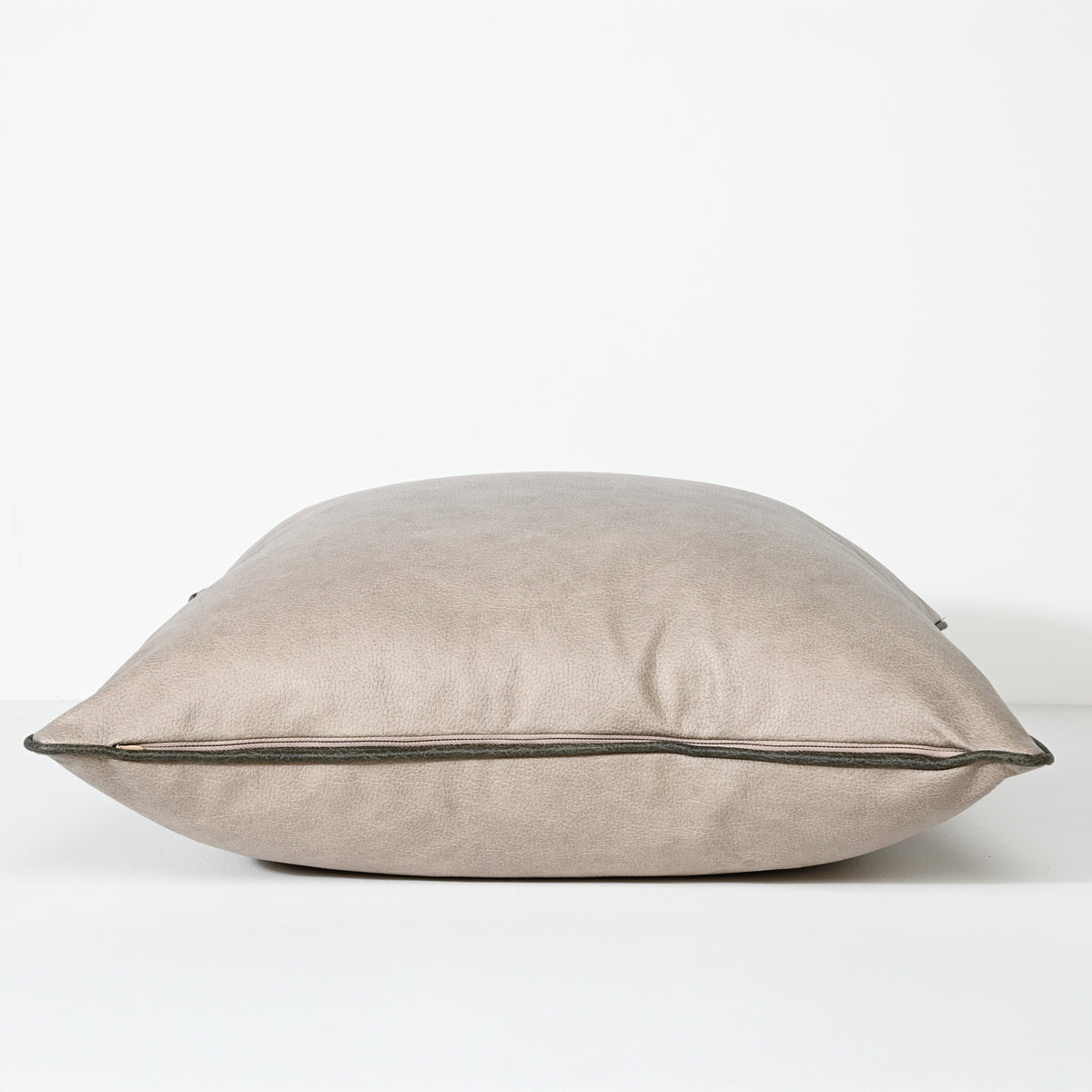 Kunstleder Taupe - Vinylkissen - 55 X 55