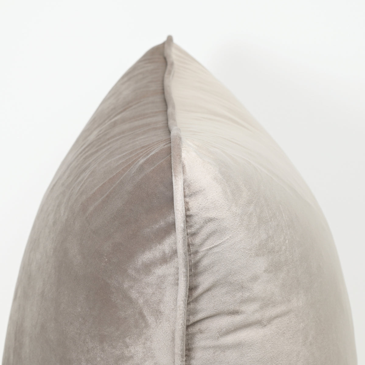 Nougat – Samtkissen – 40 x 60