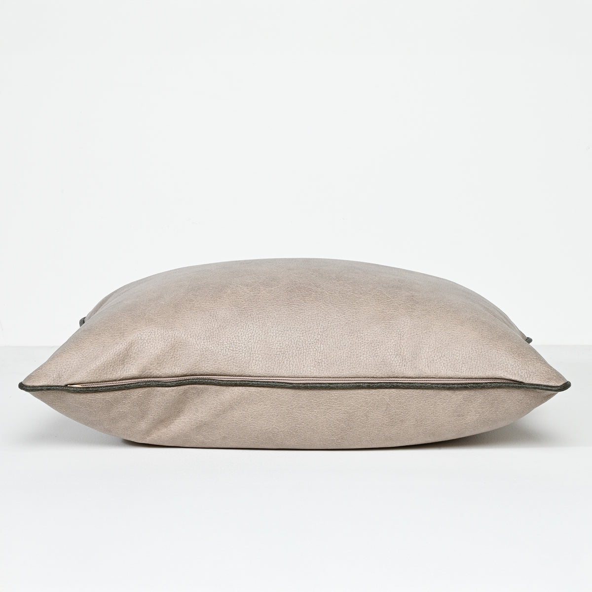 Kunstleder Taupe - Vinylkissen - 40 x 60